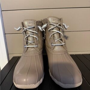 Sperry Women's Metallic Taupe Lace-Up Duck Boots
